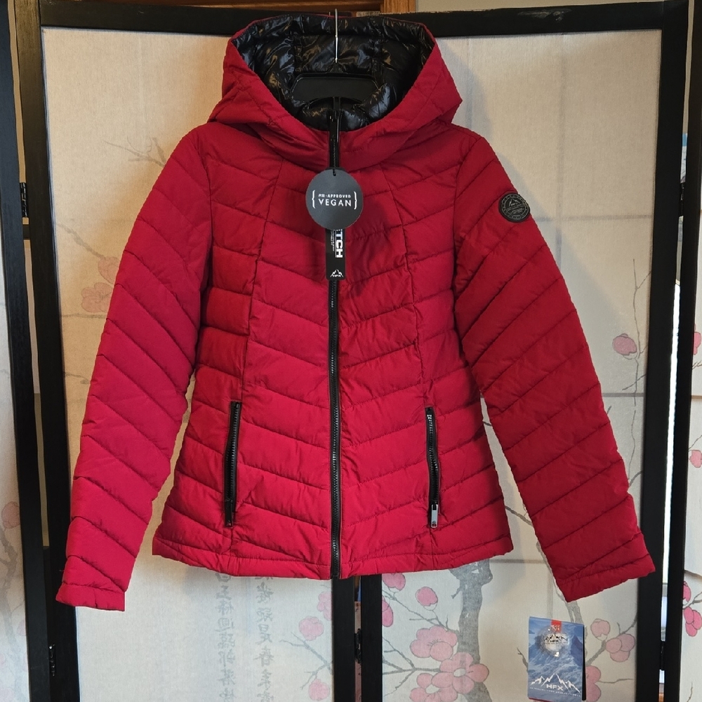 NWT HFX Women's Vibrant Red Puffer Jacket – Size Small